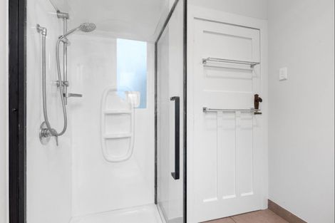 Photo of property in 36 Kingswood Street, Takaro, Palmerston North, 4412