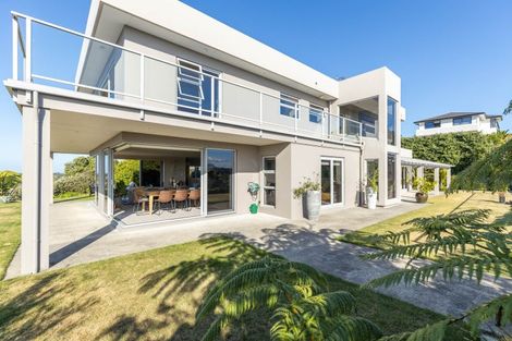 Photo of property in 33 Veale Road, Frankleigh Park, New Plymouth, 4371