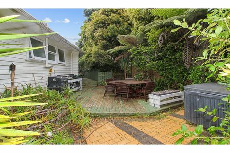 Photo of property in 1/19 Gazelle Avenue, Beach Haven, Auckland, 0626
