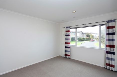 Photo of property in 3 Andy Crescent, Flat Bush, Auckland, 2016