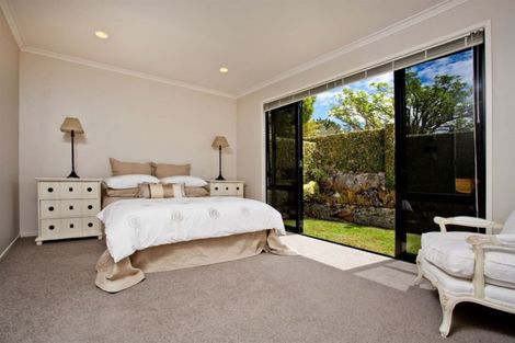 Photo of property in 52 Onetaunga Road, Chatswood, Auckland, 0626