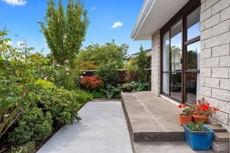 Photo of property in 2/52a Chipping Lane, Redwood, Christchurch, 8051