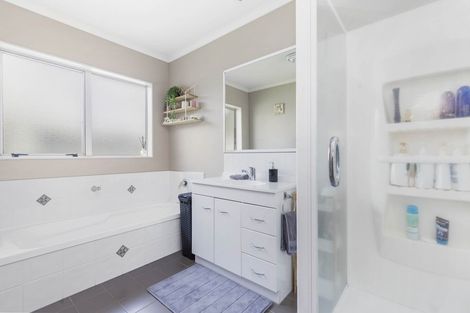 Photo of property in 4 Woodham Place, Rototuna North, Hamilton, 3210