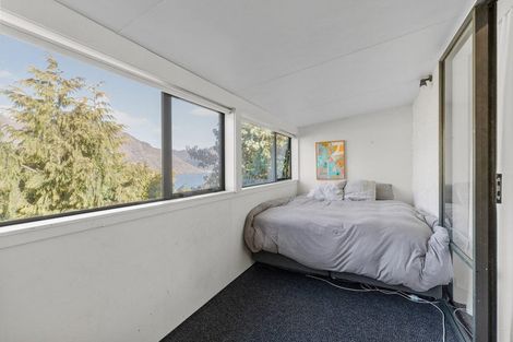 Photo of property in 8 Wye Place, Fernhill, Queenstown, 9300