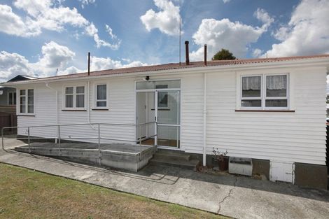 Photo of property in 212 Botanical Road, Takaro, Palmerston North, 4412