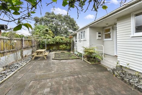 Photo of property in 2 Dulcie Place, Red Hill, Papakura, 2110