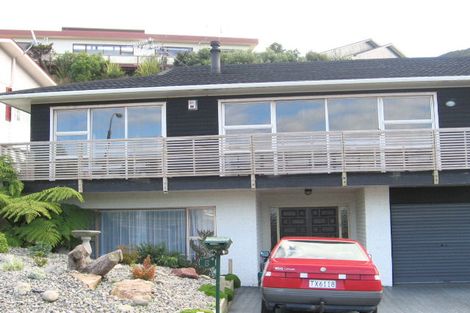 Photo of property in 5 Paddington Grove, Karori, Wellington, 6012