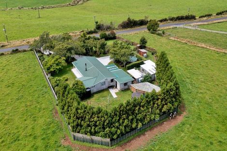 Photo of property in 244 Maata Road, Eltham, 4398