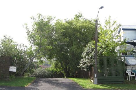 Photo of property in 2/36 Widmore Drive, Massey, Auckland, 0614