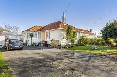 Photo of property in 9 Goldsmith Crescent, Levin, 5510