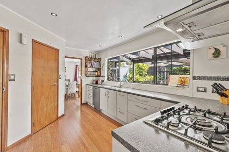 Photo of property in 201 Chelsea View Drive, Chatswood, Auckland, 0626