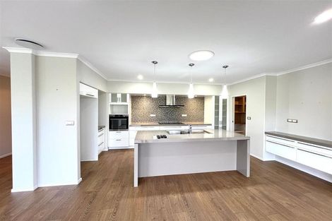 Photo of property in 6 Bendemeer Place, Flat Bush, Auckland, 2016