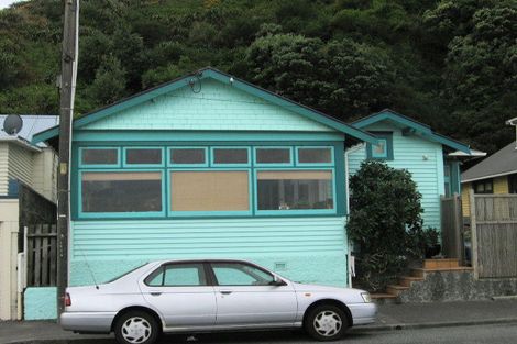 Photo of property in 188 The Esplanade, Island Bay, Wellington, 6023