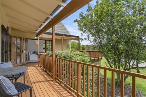 Photo of property in 411 Waitakere Road, Taupaki, Henderson, 0782