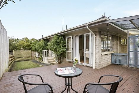 Photo of property in 2/12 Park Estate Road, Rosehill, Papakura, 2113