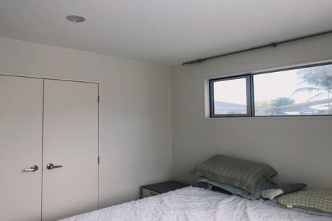 Photo of property in 13 Medina Place, Half Moon Bay, Auckland, 2012