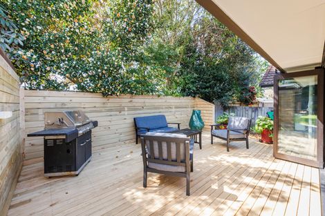 Photo of property in 15 Ashburn Lane, Awapuni, Palmerston North, 4412