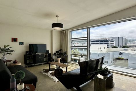 Photo of property in 1/25 Home Street, Mount Victoria, Wellington, 6011