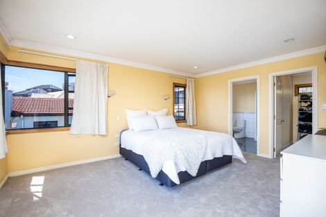 Photo of property in 87 Eliot Street, New Plymouth, 4310