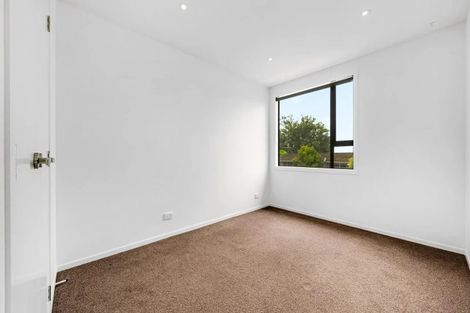 Photo of property in 37c Tawhiri Road, One Tree Hill, Auckland, 1061