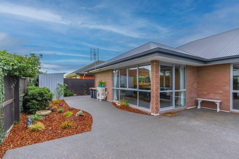 Photo of property in 2/12 Kirsten Place, Parklands, Christchurch, 8083