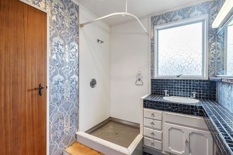 Photo of property in 15 Glen Road, Raumati South, Paraparaumu, 5032