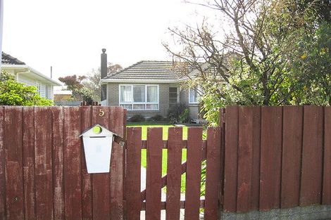 Photo of property in 5 Wright Street, Wainuiomata, Lower Hutt, 5014