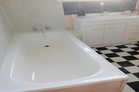 Photo of property in 19 Balmoral Street, Levin, 5510