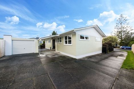 Photo of property in 1/6 Murray Road, Te Atatu Peninsula, Auckland, 0610