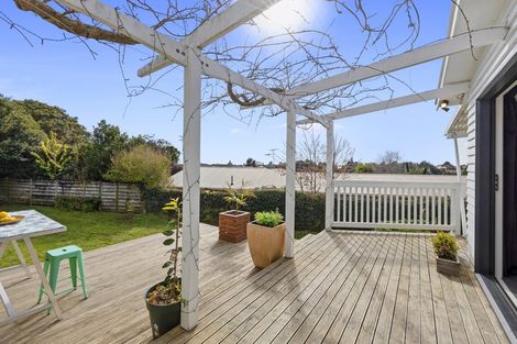 Photo of property in 18 Doralto Road, Frankleigh Park, New Plymouth, 4310