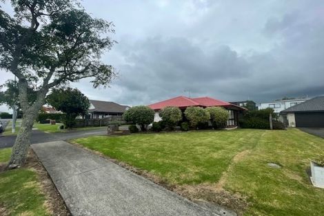 Photo of property in 6 Headcorn Place, Botany Downs, Auckland, 2010