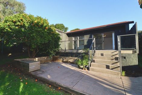 Photo of property in 8 Raddock Place, Farm Cove, Auckland, 2012