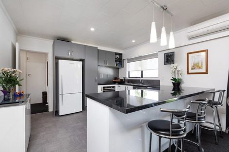 Photo of property in 2 Magnolia Drive, Westown, New Plymouth, 4310