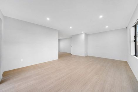 Photo of property in 1/14 Santa Monica Place, Goodwood Heights, Auckland, 2105