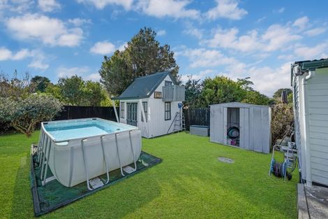 Photo of property in 6 Aplin Place, Birkdale, Auckland, 0626