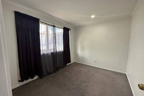 Photo of property in 15 Leo Street, Glen Eden, Auckland, 0602