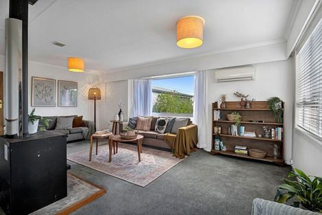 Photo of property in 3 Del Mar Place, Merrilands, New Plymouth, 4312