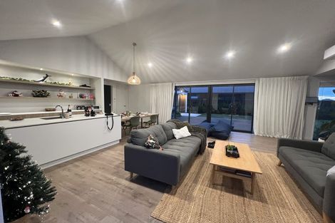 Photo of property in 12 Irvines Track, Halswell, Christchurch, 8025