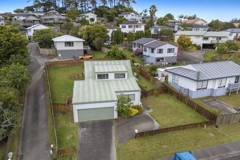 Photo of property in 28 Barbados Drive, Unsworth Heights, Auckland, 0632