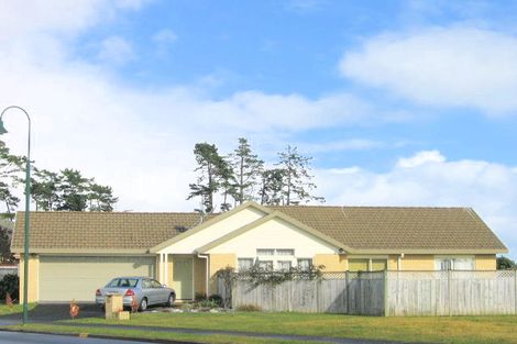 Photo of property in 11 Brompton Place, Burswood, Auckland, 2013