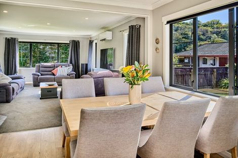 Photo of property in 280 Main Road, Tawa, Wellington, 5028