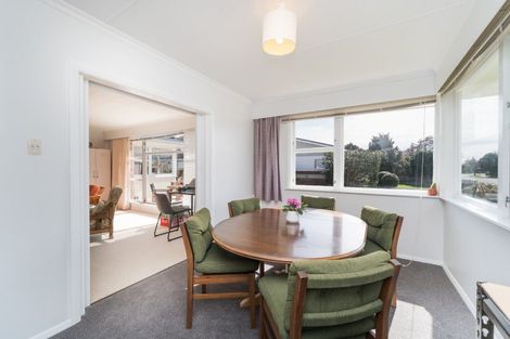 Photo of property in 76 Wikiriwhi Crescent, Awapuni, Palmerston North, 4412