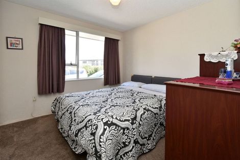 Photo of property in 16 Leonie Place, Aranui, Christchurch, 8061