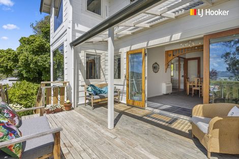 Photo of property in 33 Marine Parade, Macandrew Bay, Dunedin, 9014