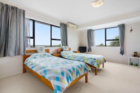 Photo of property in 1/74 Dalwhinnie Parade, Highland Park, Auckland, 2010