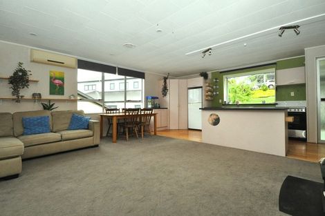 Photo of property in 2/7 Banksia Place, Goodwood Heights, Auckland, 2105