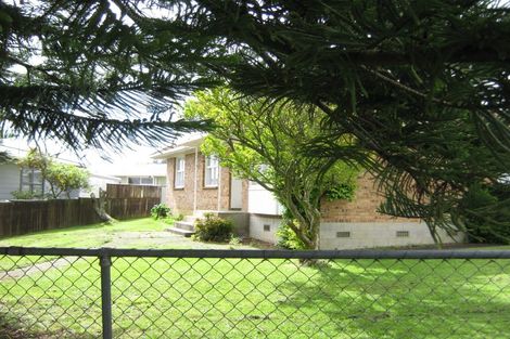 Photo of property in 14 Lindis Place, Mangere Bridge, Auckland, 2022