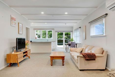 Photo of property in 2 Kellow Street, Wallaceville, Upper Hutt, 5018