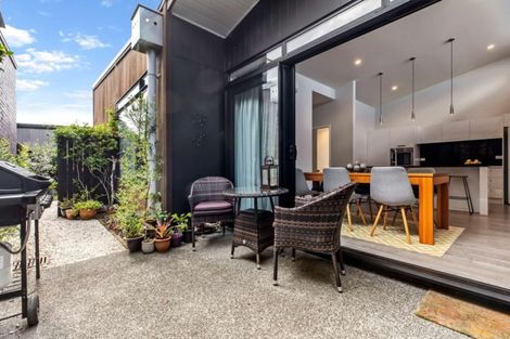 Photo of property in 21 Liberation Road, Papakura, 2110