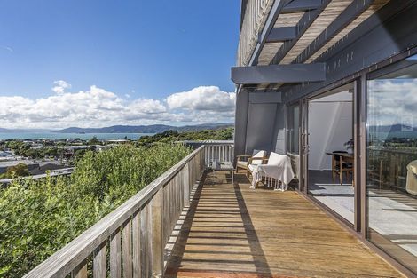 Photo of property in 49 Mantell Street, Seatoun, Wellington, 6022